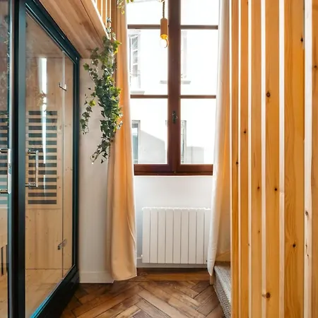 The Royal Romantic - Sauna - 2p * Lyon
