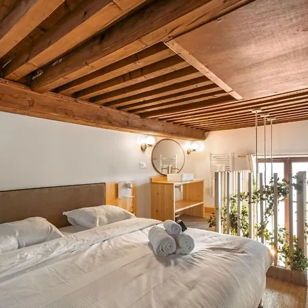 The Royal Romantic - Sauna - 2p * Lyon
